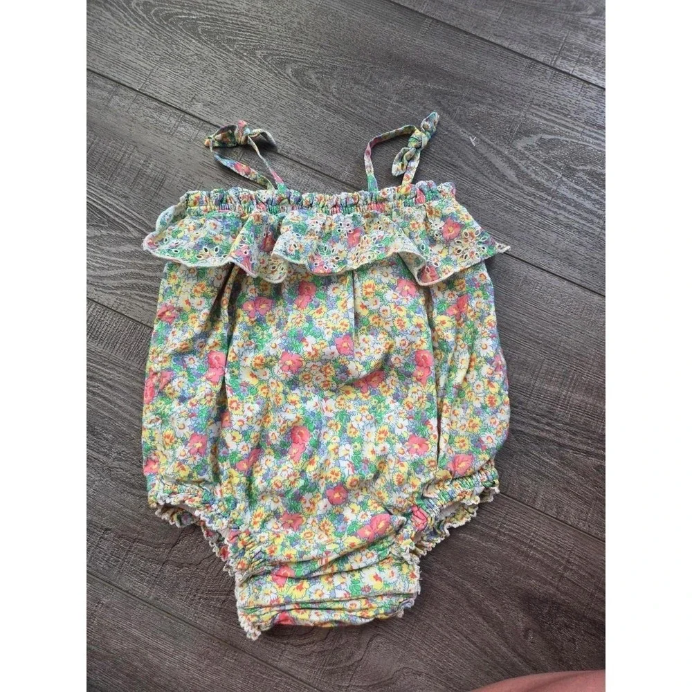 Baby gap rompee 6-12 mos